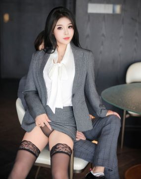 秀人网 No.9515 麦田 职业装黑丝